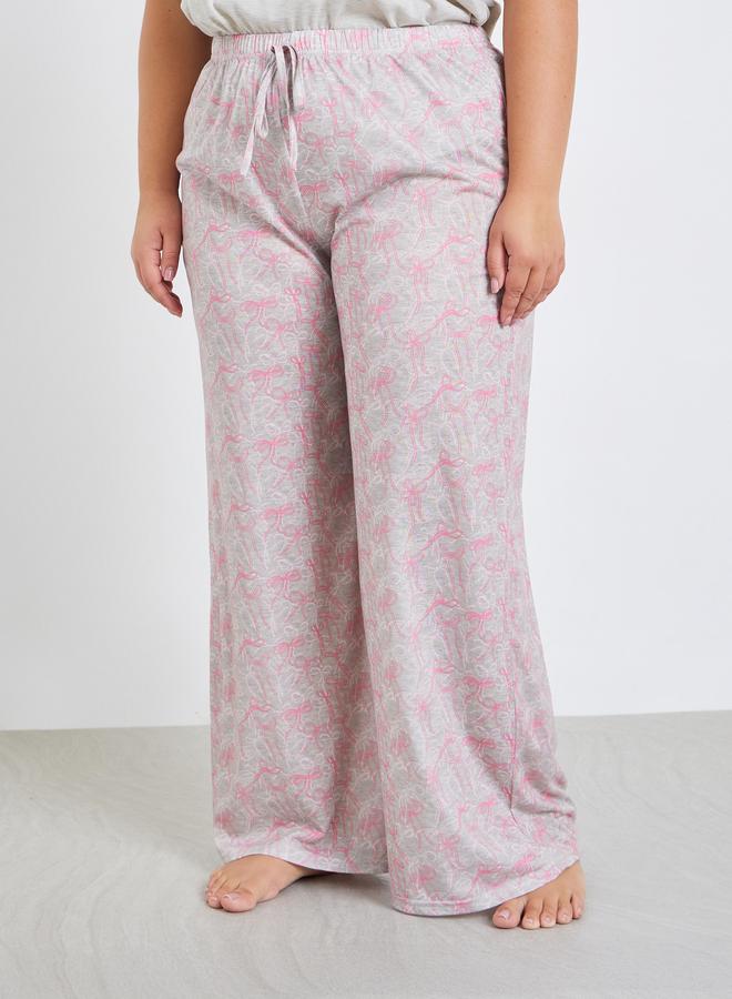 Styli Plus Size Pocket Trim T-Shirt and Bow Print Pyjama Set - Image 5
